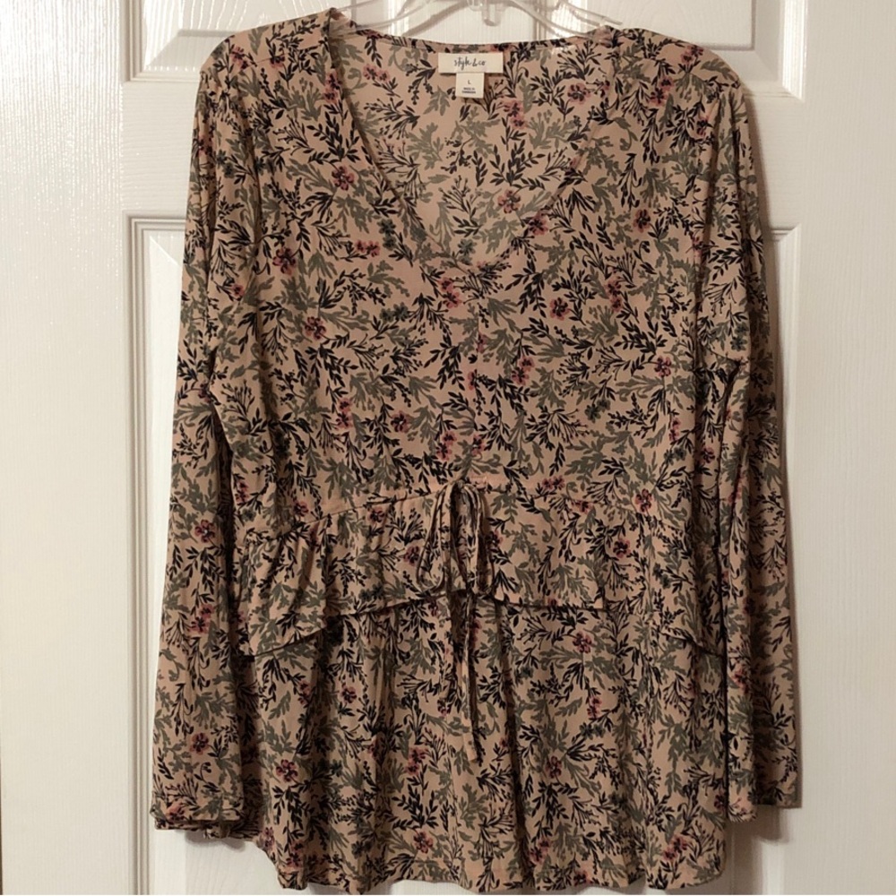 Style & Co. Beige Floral Blouse Size Large with Flowing Sleeves